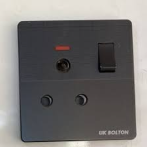 UK BOLTON 15 AMPS SOCKET