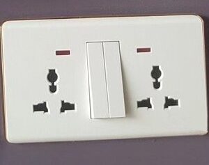 UK BOLTON 13 AMPS DOUBLE SOCKET